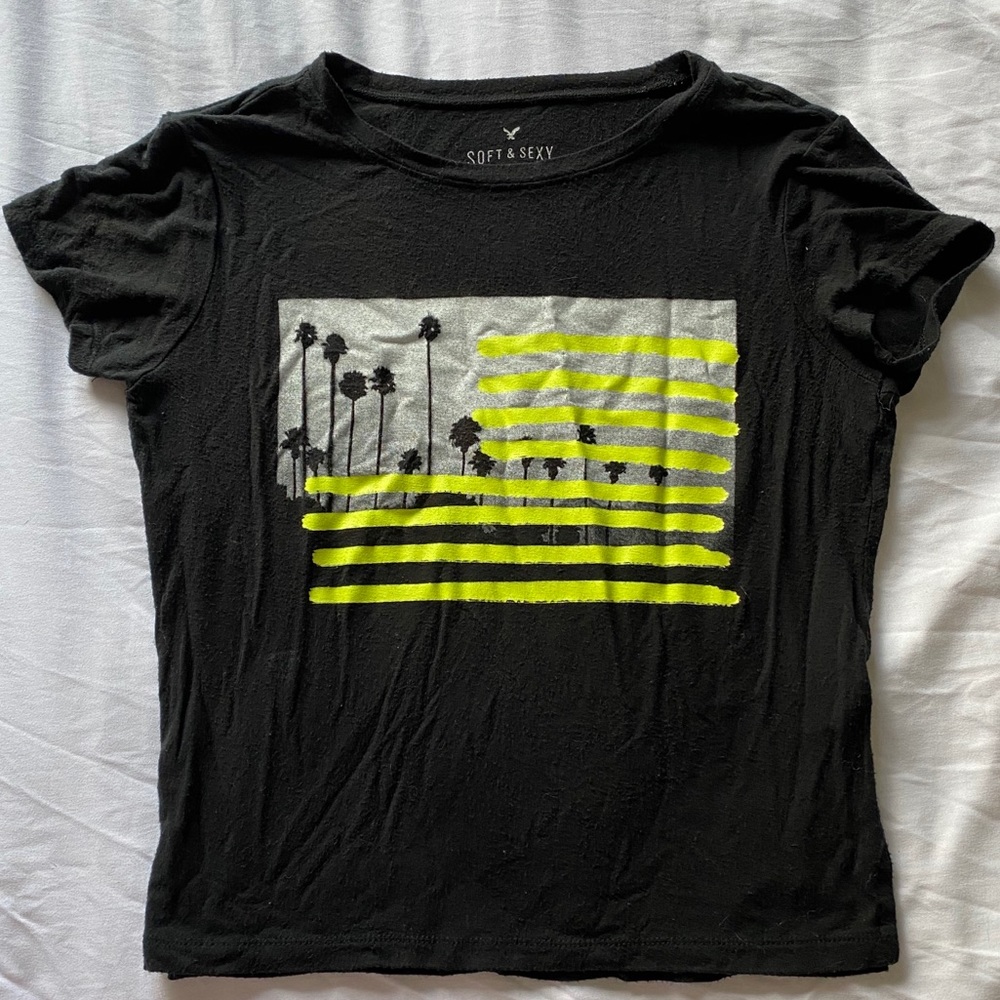 graphic cropped t-shirt